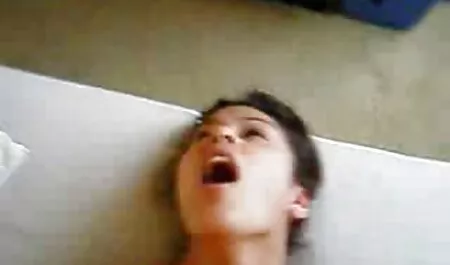 Uma jovem mostrou as habilidades vídeo pornô grátis com animais dela já madura