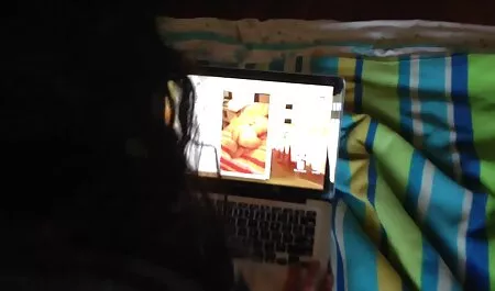 Puta loira decidiu se divertir com um pau fresco pornp xx para um casal
