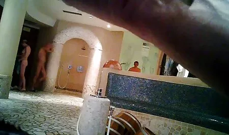 Uma jovem beleza duro e merece ser lavado bunda com xexo pono ternura