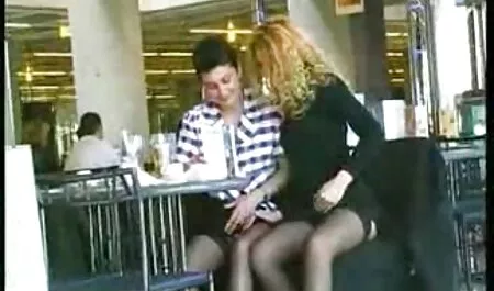 Um homem empurra anaconda em pessoa para quiero ver porno free sua amada esposa no chuveiro