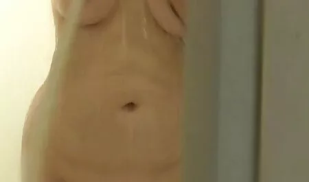 Impulsivo mulher fumava uma smashing hahahal dela próprio porno free espanol