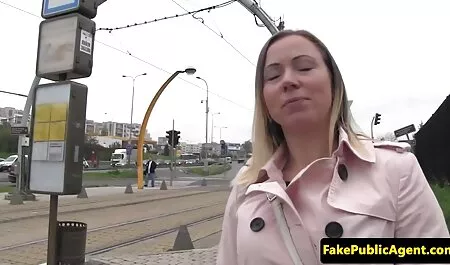 Loira com vidiospornogratis uma bunda grande branco para seu namorado na webcam