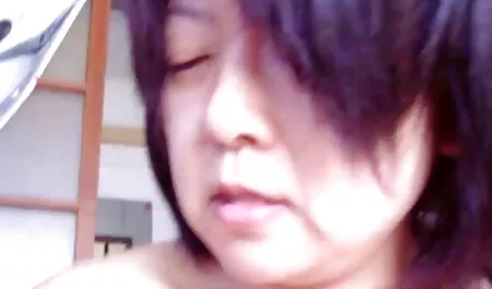 Filho video erotico sensual obtendo drunk lento sensual boquete de greedy lábios de jovem cadela