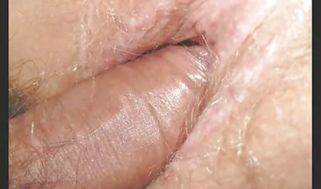Lascivo madura loira está feliz em transar com um homem samba pornô brasileiro que veio visitá-la