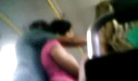 Uma jovem morena com uma buceta apertada concorda em levar um videos de sexo de morenas falo em sua bunda