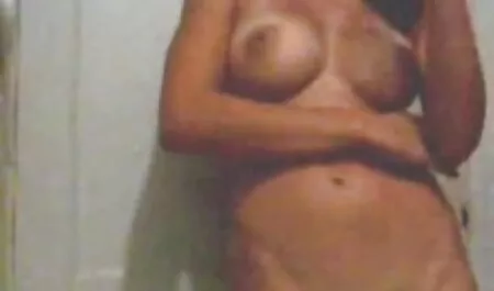 Jovem menina tem rosa gordinho bichano sexo on line gratis lábios espalhar