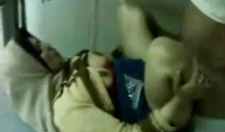 Uma multidão de homens brutais, irmã, mulher site samba pornô madura em todos os buracos