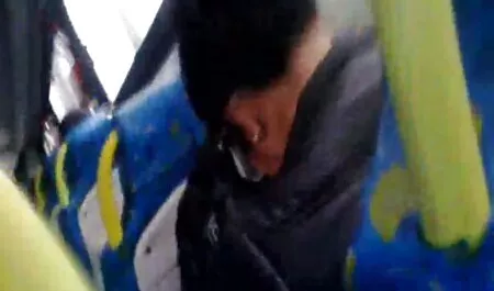 Muscle nigga fode uma jovem puta com as brasileirinhas gratis um espólio exuberante em uma cama