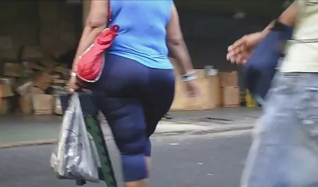 Elegante jovem mulher Japonesa em meias, sempre com xexo free a oportunidade de ser