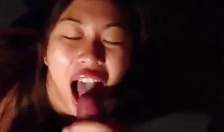Uma tímida menina Asiática em uma cama com seu namorado e pornô grátis gostosa perdê-lo por favor