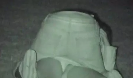 Uma mulher madura com um cachorro, o jovem sexso vídeos surpreso com o desejo sexual