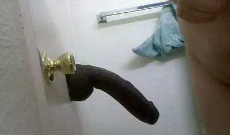 Uma puta madura amarra seu amigo com esposas e acaricia seu L. em videos zoofilia sexo muito