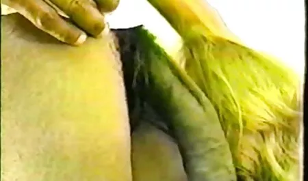Duas estrelas pornográficas quentes não xxx pornp são salvas enquanto xoxotas, bundas e peitos