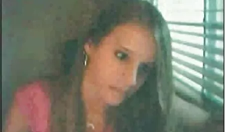Safado jovem puta irmã gananciosa com uma mulheres gostosas grátis multidão de caras e requer um monte de porra dela