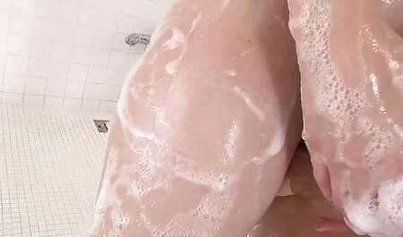 Peituda madura ssxo gratis beleza ardentemente fode sua buceta com um vibrador no sofá