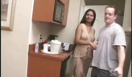 Peituda disse 'nove' leite Latina. Sendo Esmagado Buceta pornp xx Chicotadas