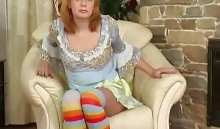 As vídeo de mulher transando grátis meninas têm tatuagens suga seu primo gigante
