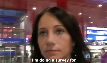 Sexy jovem loira se diverte com dois amantes na quero ver os melhores vídeo pornô cama