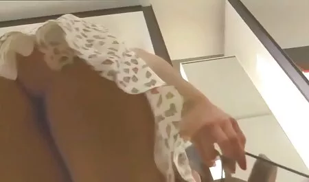 Buceta e rabo apertado de uma menina, pele branca, porno grátis para celular totalmente absorvido pelo pênis de um homem negro