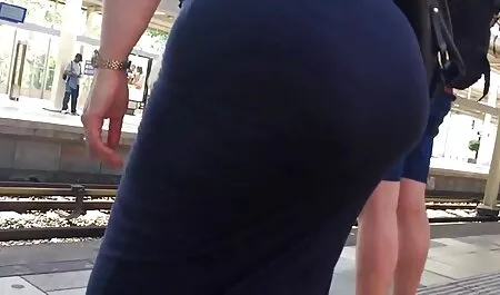 Duas lindas lésbicas jovens atingem o último orgasmo com vibrador forno xxx