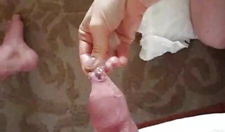 Maduro estrelas porno tomar parte em depravado seso grátis gangbang com homens