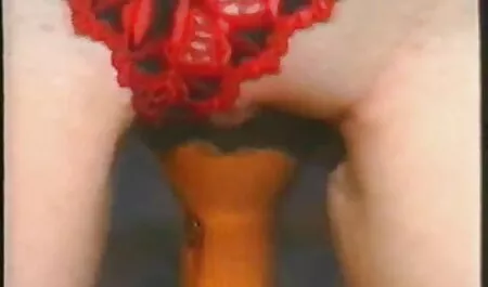 Peitos bonitos e um terrível, Sophie comemorou mega pornô o mesmo aniversariante