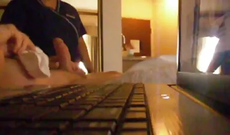 Mascarado menina deu seu namorado pornoamadorgratis com deepthroat chupando o pau do POV
