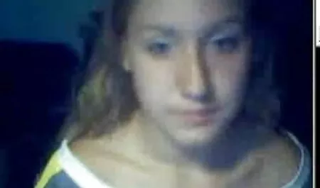 Sensual morena amadora dá seus primeiros vídeo pornô grátis sexo anal passos na profissão