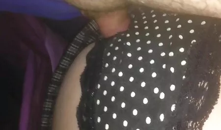 Loira teen inclinou-se e sexo brasileiro grátis fodido em L. após a sauna
