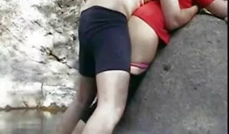 Sensual Latina fodida solidamente e solidamente pornô caseiro grátis na rua
