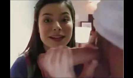 Jovem Árabe colocou seu amante e irmã com ele em vídeo de sexo anal grátis uma câmera escondida