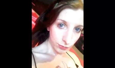 Dona de casa madura alemã gosta de posar para a gostosas grátis câmera do marido