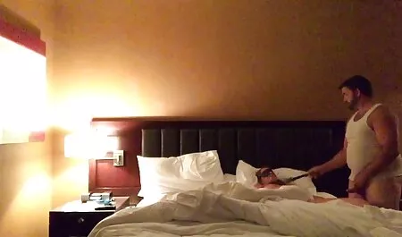 Peituda pornstar sexo anal grátis Bree Olson salta sua buceta em um grande vibrador preto