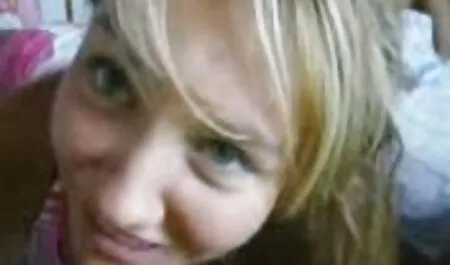Depravado pornô carioca grátis jovem puta distrai você do computador e estava fodendo
