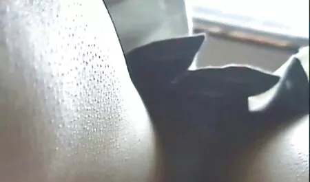 Dois vídeo pornô para adulto super quente jovens cadelas rapidamente se encontraram na cama
