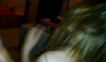 Uma jovem puta irmã tem ver video porno brasileiro gratis L. com um vibrador na frente da câmera e ficou depravado Meias